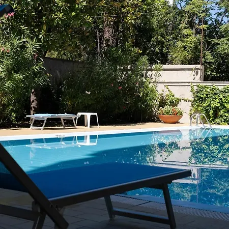 Appartamento Con Piscina A Marina Centro