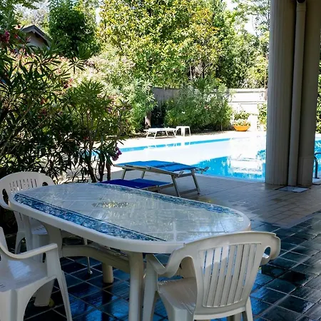 Con Piscina A Marina Centro * רימיני