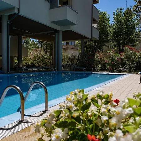 Con Piscina A Marina Centro Appartamento Rimini