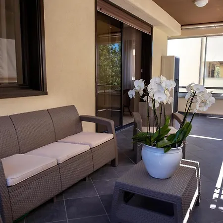 Con Piscina A Marina Centro דירה רימיני